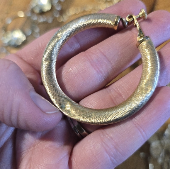 Vintage To Now Jewelry Lot Costume Estate Find Needs Cleaned. Mixed - Picture 12 of 14